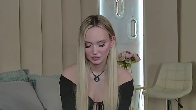 Snapshot of JuliaHotty_ chatting on 22, 4, 2026 JuliaHotty online show from 22, 4, 2026