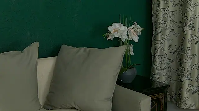 Snapshot of SkinnyNatty chatting on 26, 4, 2026 SkinnyNatty online show from 26, 4, 2026