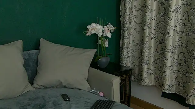 Snapshot of SkinnyNatty chatting on 1, 5, 2026 SkinnyNatty online show from 1, 5, 2026