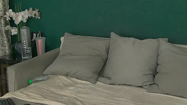 Snapshot of SkinnyNatty chatting on 22, 5, 2026 SkinnyNatty online show from 22, 5, 2026