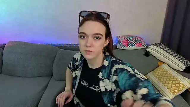 SunyLily online show from 12, 6, 2026