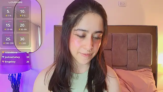 ViolettNova online show from 6, 3, 2026