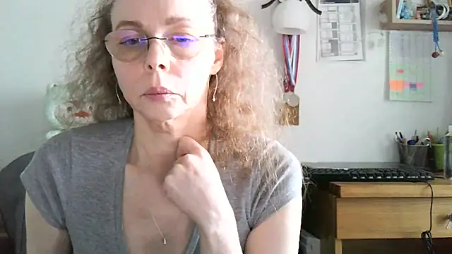 Helly nana online show from 22, 3, 2026