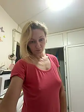 Snapshot of Secret_Ladyx chatting on 15, 6, 2026 Secret Ladyx online show from 15, 6, 2026