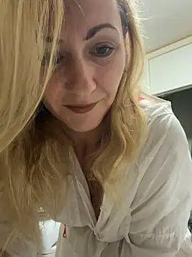 Snapshot of Secret_Ladyx chatting on 13, 7, 2026 Secret Ladyx online show from 13, 7, 2026