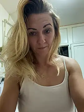 Snapshot of Secret_Ladyx chatting on 1, 8, 2026 Secret Ladyx online show from 1, 8, 2026