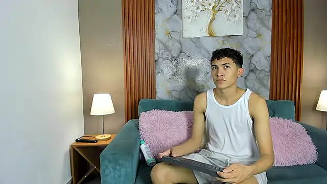 SKYN MAN online show from 4, 4, 2026