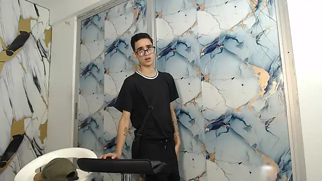 SKYN MAN online show from 19, 4, 2026