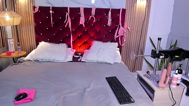 Snapshot of Dianna-Rosse chatting on 20, 4, 2026 Dianna-Rosse online show from 20, 4, 2026