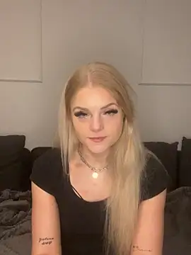 Snapshot of Luna-Noire chatting on 3, 3, 2026 Luna-Noire online show from 3, 3, 2026