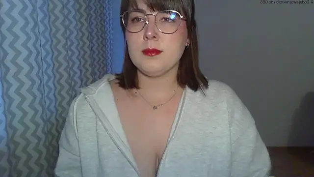 Snapshot of ClaraHard chatting on 22, 4, 2026 ClaraHard online show from 22, 4, 2026