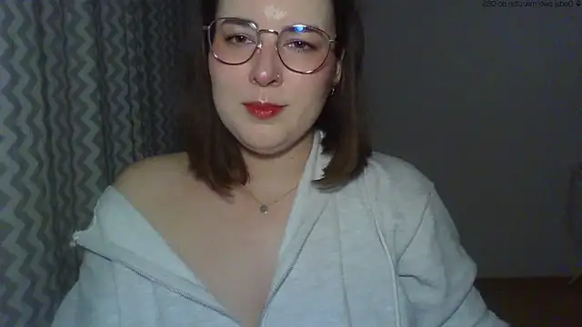 Snapshot of ClaraHard chatting on 8, 5, 2026 ClaraHard online show from 8, 5, 2026
