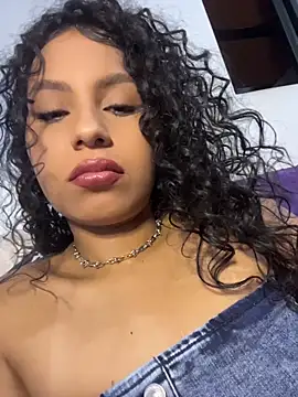 Snapshot of AmeliaAndersson chatting on 7, 5, 2026 AmeliaAndersson online show from 7, 5, 2026