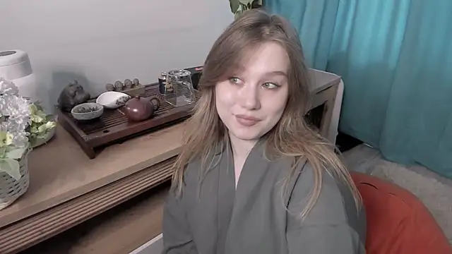 Snapshot of JennyHardy chatting on 28, 6, 2026 JennyHardy online show from 28, 6, 2026