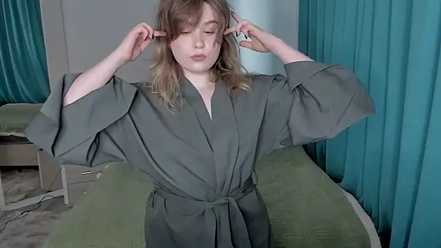 Snapshot of JennyHardy chatting on 15, 7, 2026 JennyHardy online show from 15, 7, 2026