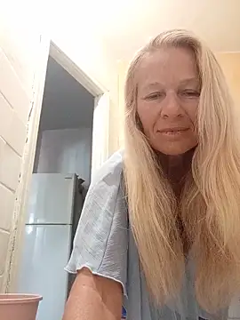 Snapshot of ViktoriaSexi1 chatting on 17, 6, 2026 ViktoriaSexi1 online show from 17, 6, 2026