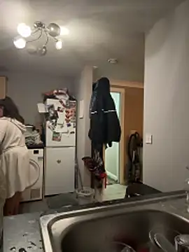 CurvyCatx online show from 9, 4, 2026