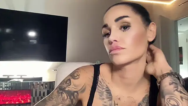 AMBER HARD online show from 7, 6, 2026