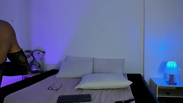 Eve-01 online show from 13, 4, 2026