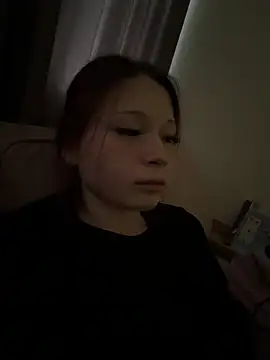 Katara Uwu online show from 5, 3, 2026