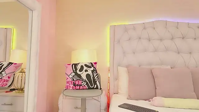 MeganRoseh online show from 17, 6, 2026