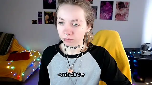 Nica Kawaii online show from 18, 4, 2026