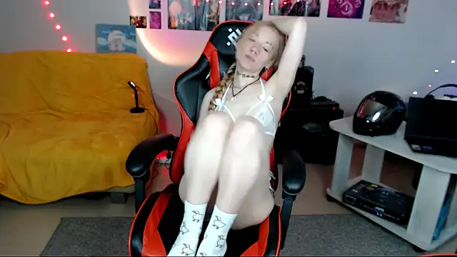 Snapshot of Nica_Kawaii chatting on 24, 7, 2026 Nica Kawaii online show from 24, 7, 2026
