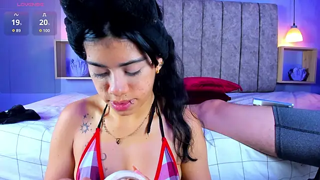 Zoe Axel1 online show from 5, 4, 2026