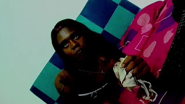 laaura dolll online show from 5, 4, 2026