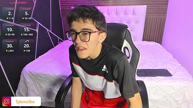 TylerCross  online show from 4, 4, 2026