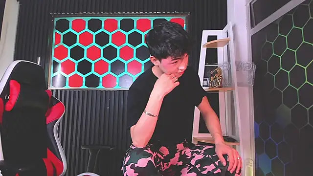 Cristopher Wild online show from 18, 6, 2026