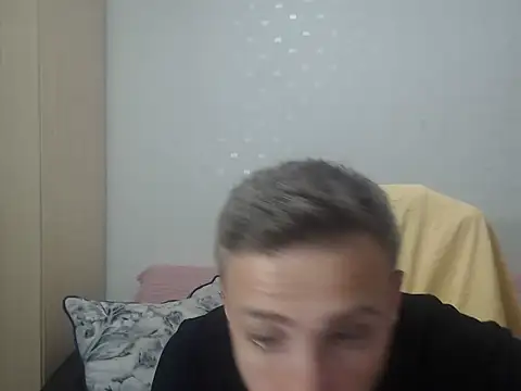 BlondEagleMuscle online show from 5, 4, 2026