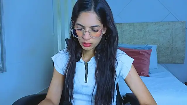 j belle  online show from 25, 4, 2026