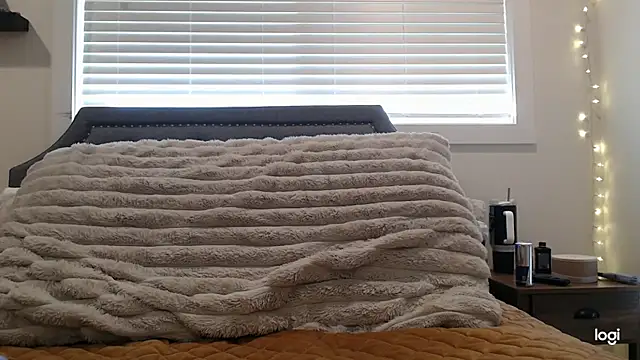 SecretsNextDoor online show from 8, 4, 2026