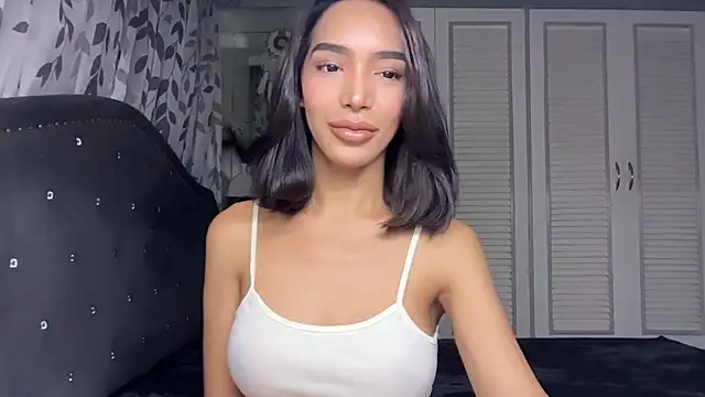AnayaLauren  online show from 8, 7, 2026