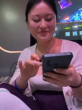 Yolanda9 online show from 8, 4, 2026