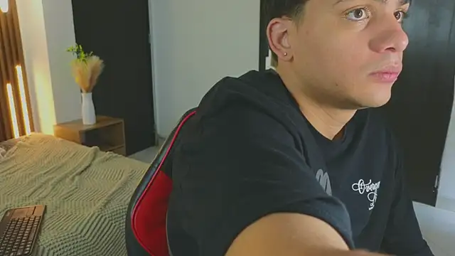 MrAdonis  online show from 23, 4, 2026