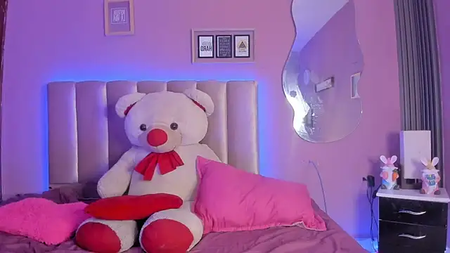 nikkita dragon  online show from 12, 4, 2026