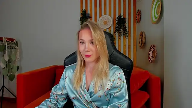 Snapshot of ElaraVoltage chatting on 29, 7, 2026 ElaraVoltage online show from 29, 7, 2026