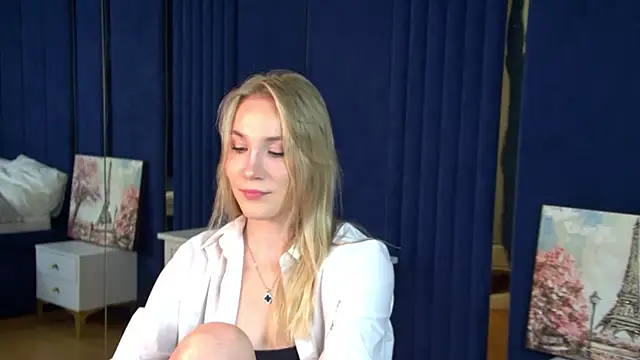Snapshot of ElaraVoltage chatting on 2, 8, 2026 ElaraVoltage online show from 2, 8, 2026