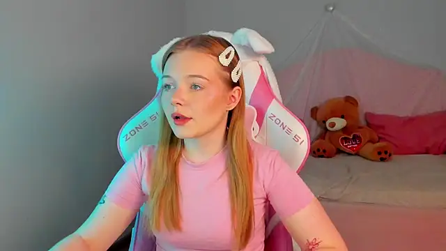 ElinaVale online show from 22, 4, 2026