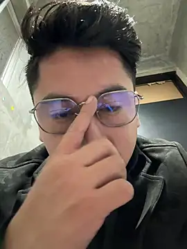 Snapshot of GoldenM95 chatting on 15, 3, 2026 GoldenM95 online show from 15, 3, 2026