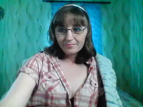 Alisaprice077 online show from 10, 4, 2026