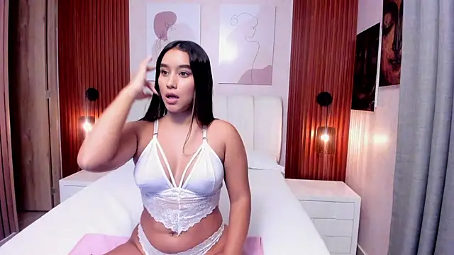 EmmaThompson   online show from 20, 3, 2026