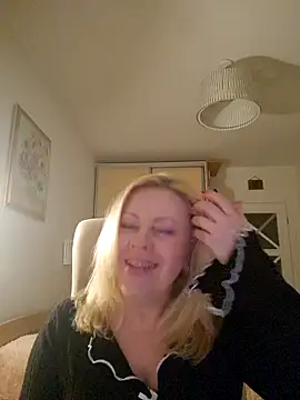 JanieLight53 online show from 2, 4, 2026