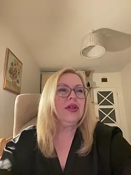 JanieLight53 online show from 15, 4, 2026