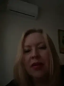 Snapshot of JanieLight53 chatting on 15, 5, 2026 JanieLight53 online show from 15, 5, 2026