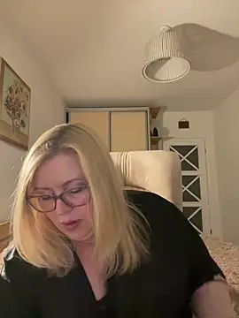 Snapshot of JanieLight53 chatting on 16, 5, 2026 JanieLight53 online show from 16, 5, 2026