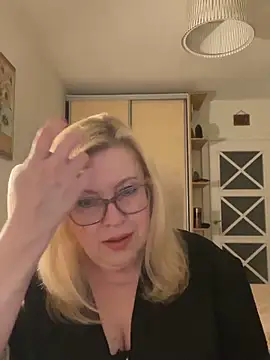 Snapshot of JanieLight53 chatting on 18, 5, 2026 JanieLight53 online show from 18, 5, 2026
