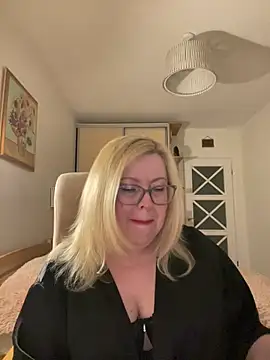 Snapshot of JanieLight53 chatting on 21, 5, 2026 JanieLight53 online show from 21, 5, 2026